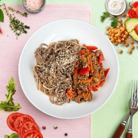 buckwheat-noodles-with-beef-and-vegetables