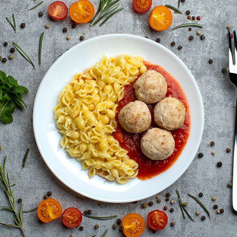 meatballs-pasta-under-spicy-sauce