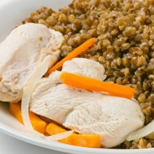 ужин меню Куриная грудка под овощным соусом с рассыпчатой гречкой Диета малышевой